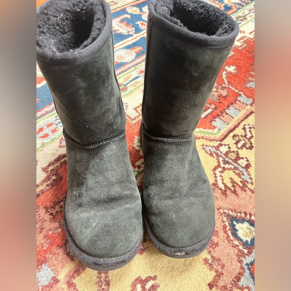 UGG classic short boot black size 7